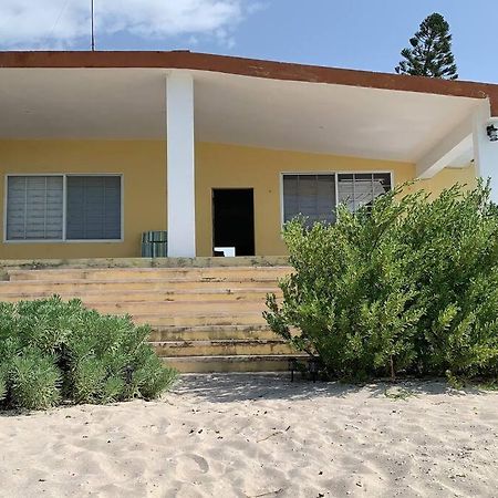 La Casa Amarilla Frente Al Mar Villa Chelem Buitenkant foto