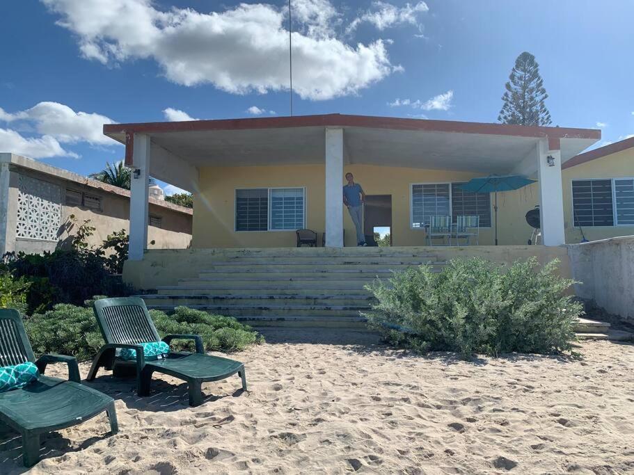 La Casa Amarilla Frente Al Mar Villa Chelem Buitenkant foto